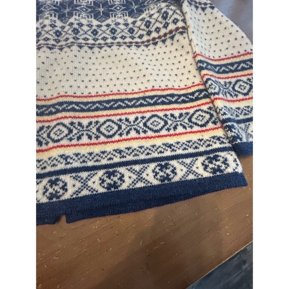 Women's Nordic Pattern Sweater - Picture 7 of 7